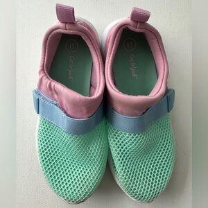 Cat & Jack girl’s slip-on water shoes.  Size 11T.